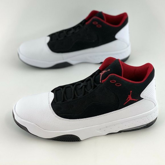 Nike Jordan Max Aura 2 White Black Red Men's Size 11 Shoes Bred - Picture 3 of 12